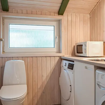 בית נופש Lovely Home In Blavand With Sauna בלבאנד