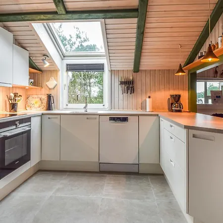 בית נופש Lovely Home In Blavand With Sauna