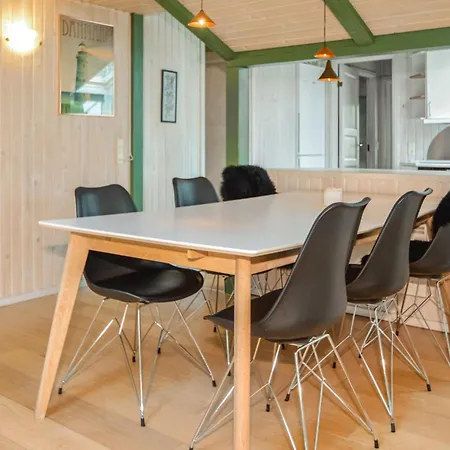 בית נופש Lovely Home In Blavand With Sauna *